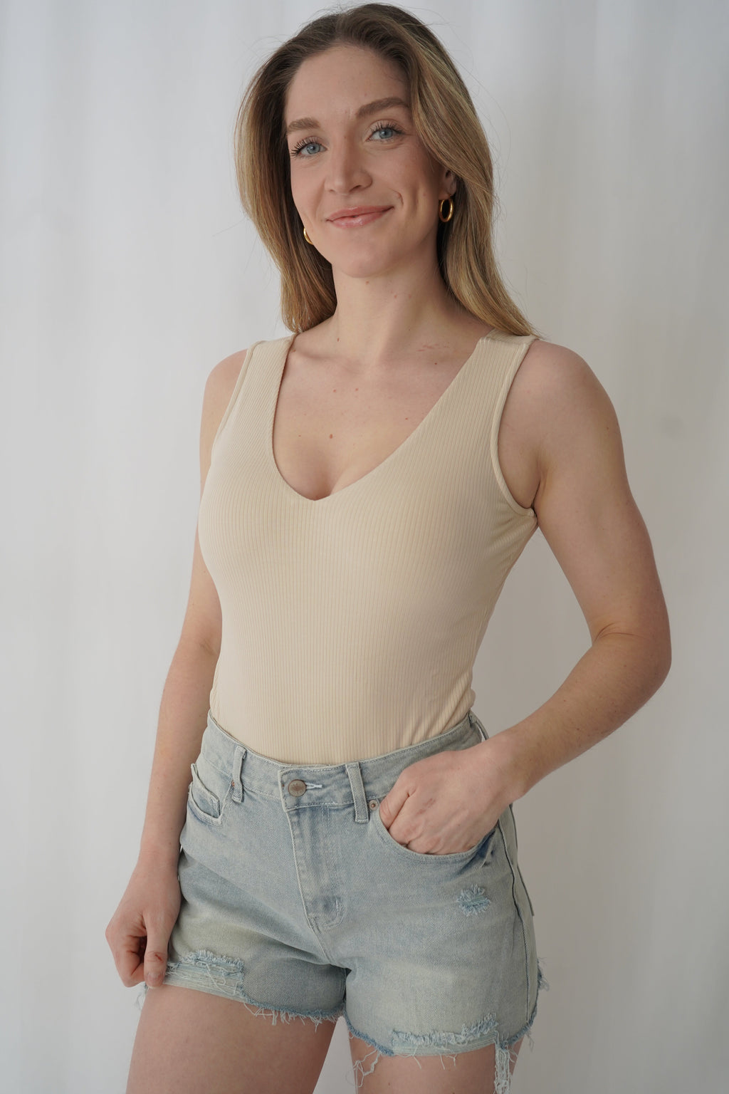 Short en jean pâle - trouée