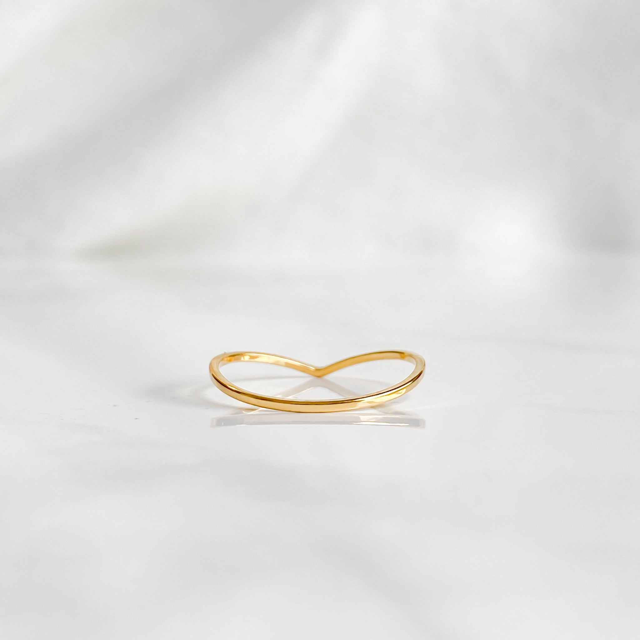 Bague minimaliste dorée en acier inoxydable 18K | BELLONA