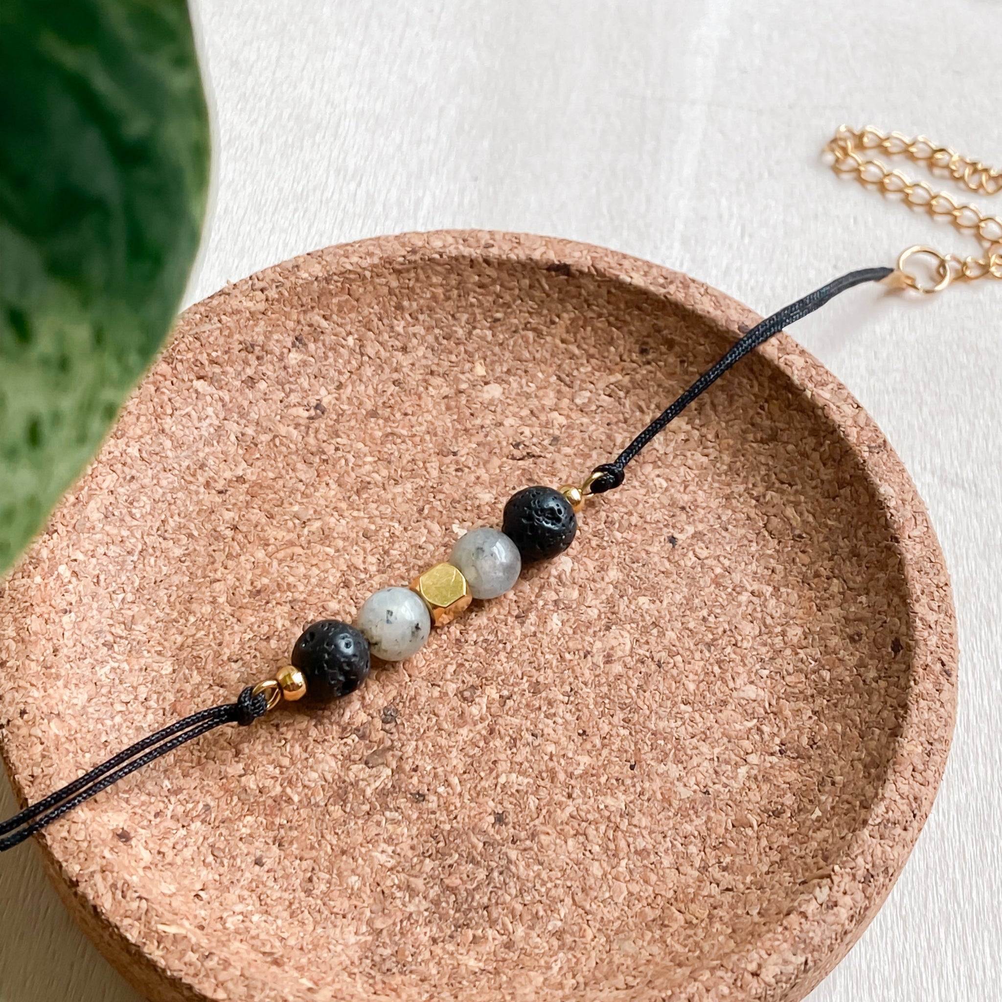 Bracelet cordon diffuseur d’huiles essentielles | NOCTIS